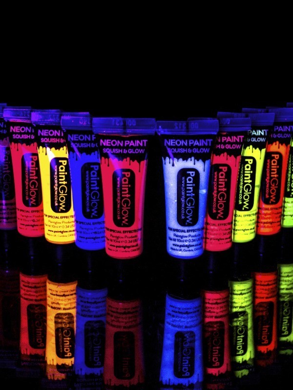Maquillaje UV Amarillo