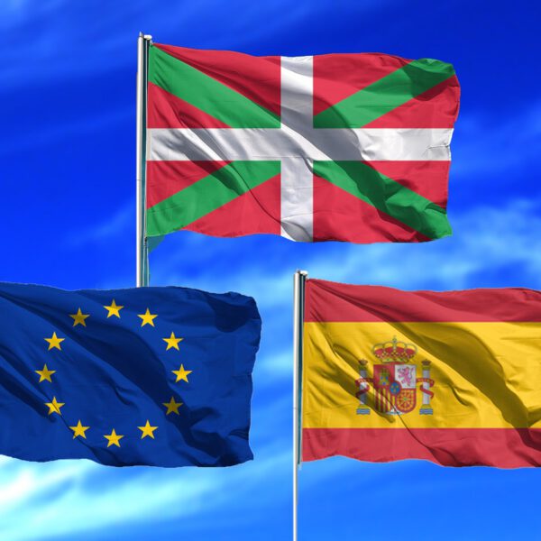 Lote de Banderas de Euskadi