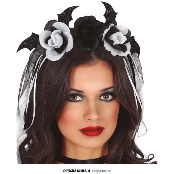 Diadema con velo y flores