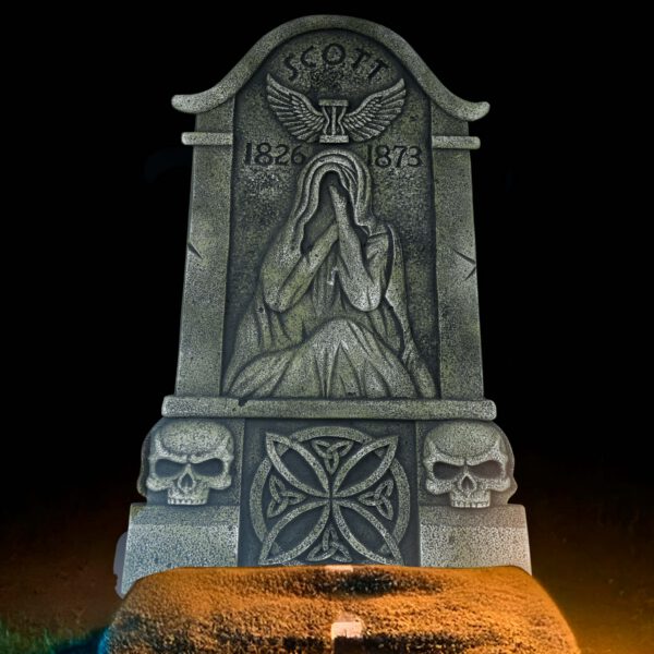 Lápida con fantasma