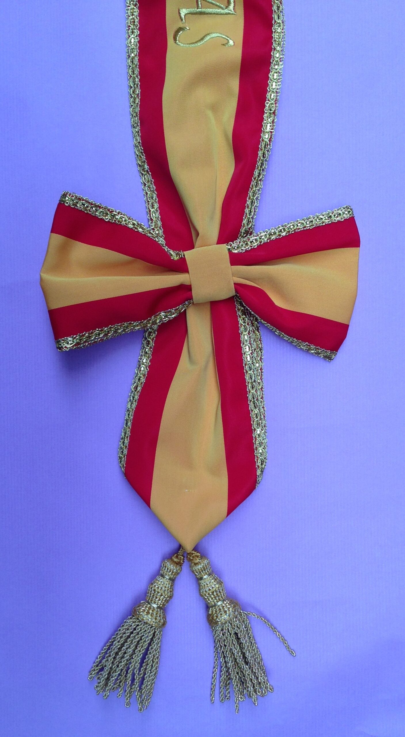 Banda Reina Escudo y Pasamaneria